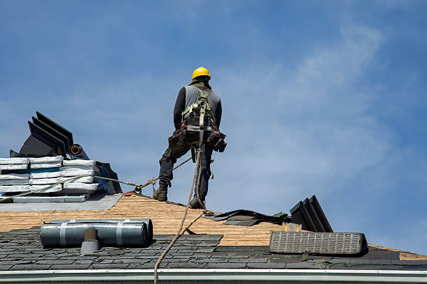 Professional Flat Roof Repair technician working in Blue Mountain, MS